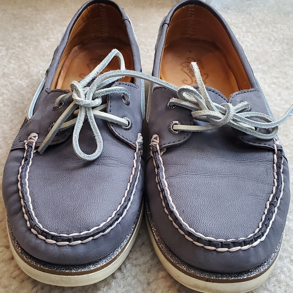 Sperry Shoes - Size 8 Sperry Gold Cup topsider w/ glitter detail